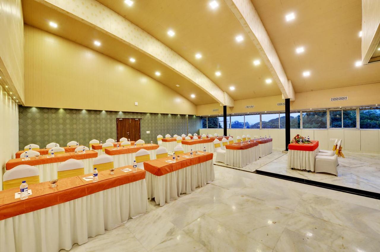 Manpho Bell Hotel & Convention Center Bengaluru Zewnętrze zdjęcie